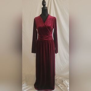 Magical Long Velvet Dress in Rich Burgundy With Pockets, Large